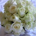 3748 12 بوكيه ورد ابيض - اجمل الصور لبوكيهات الورود البيضاء ريم الحارة